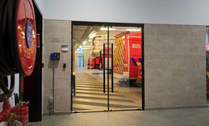 Vetrotech Saint-Gobain przejął firmę Lunax - producenta szklanych drzwi przeciwpożarowych